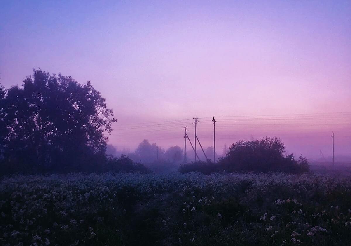 bsports-很沮丧！东契奇左腿筋不适回更衣室时 怒踢场边广告牌